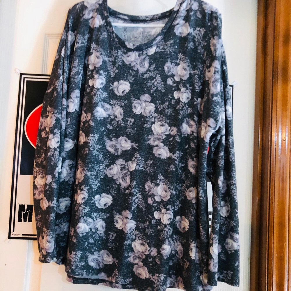 Maurices Grey Floral Sweater Size 1x